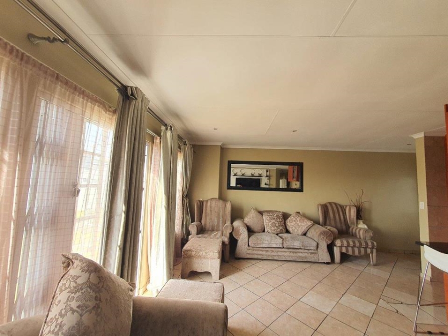 3 Bedroom Property for Sale in Kosmosdal Gauteng