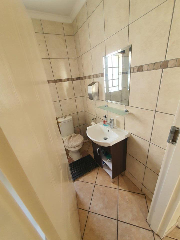 3 Bedroom Property for Sale in Kosmosdal Gauteng