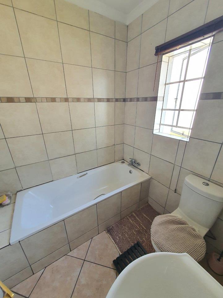 3 Bedroom Property for Sale in Kosmosdal Gauteng