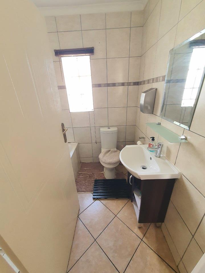 3 Bedroom Property for Sale in Kosmosdal Gauteng