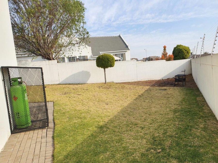 3 Bedroom Property for Sale in Kosmosdal Gauteng