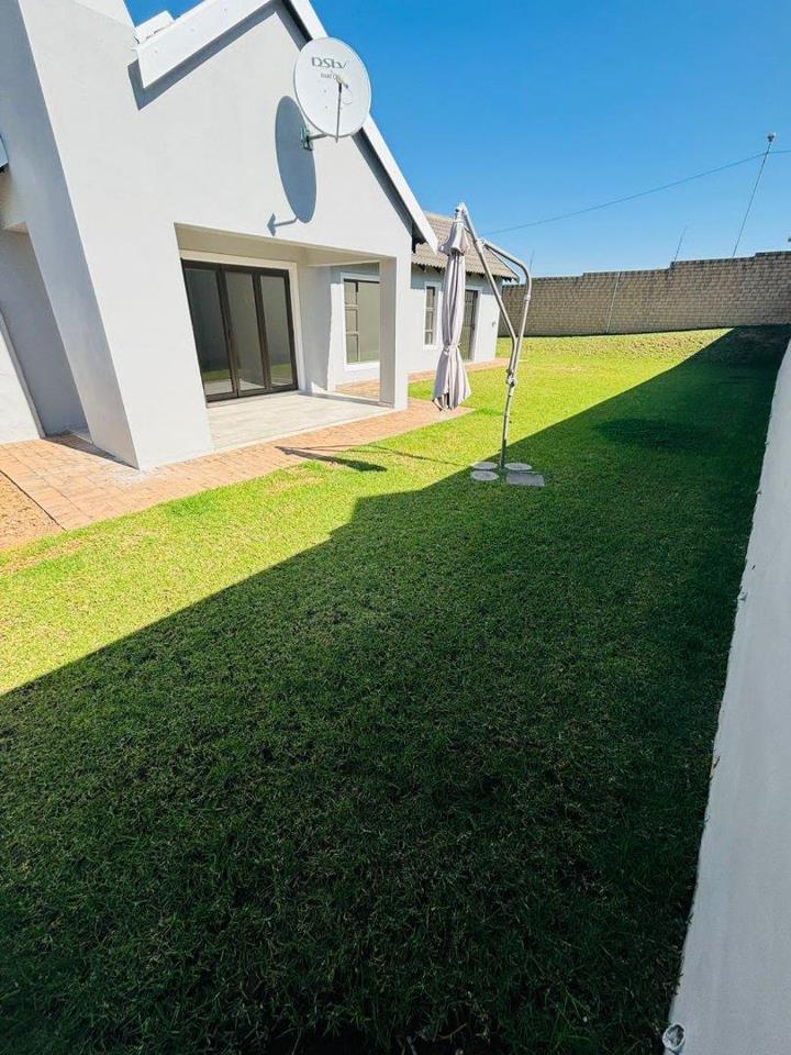 3 Bedroom Property for Sale in Kosmosdal Gauteng