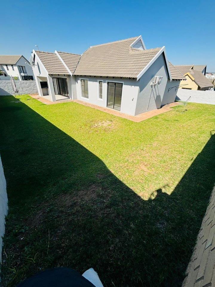 3 Bedroom Property for Sale in Kosmosdal Gauteng