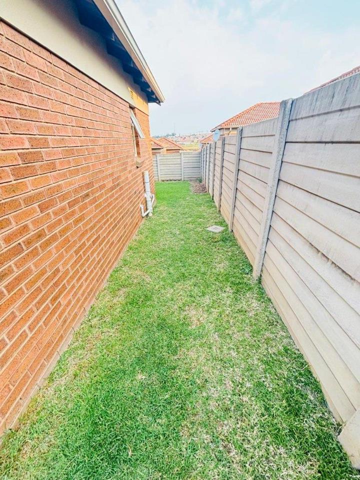 3 Bedroom Property for Sale in Thatch Hill Estate Gauteng