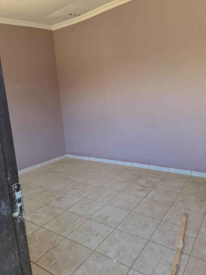 8 Bedroom Property for Sale in Etwatwa Gauteng