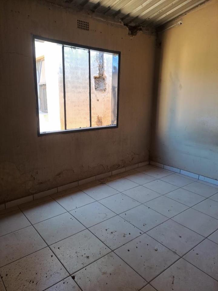 8 Bedroom Property for Sale in Etwatwa Gauteng