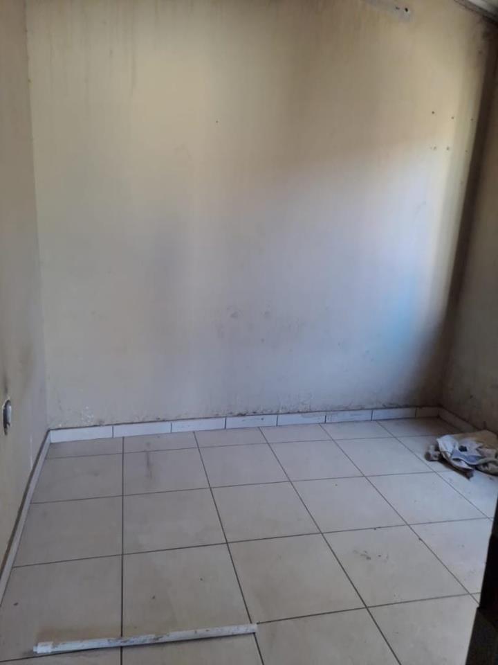 8 Bedroom Property for Sale in Etwatwa Gauteng