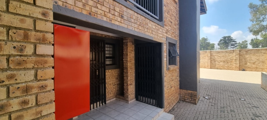 2 Bedroom Property for Sale in Crystal Park Gauteng