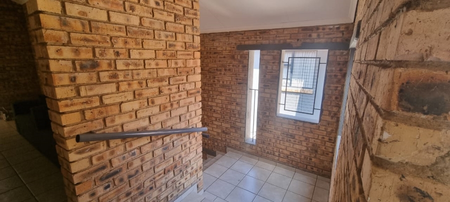 2 Bedroom Property for Sale in Crystal Park Gauteng