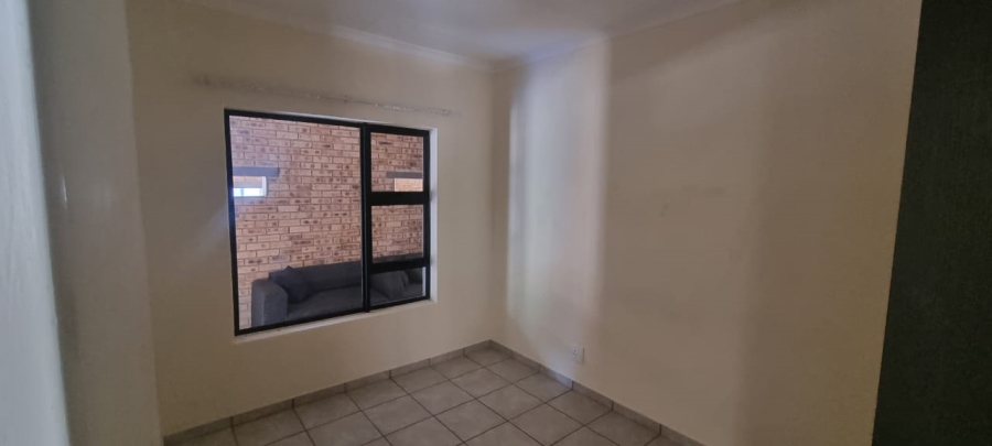 2 Bedroom Property for Sale in Crystal Park Gauteng