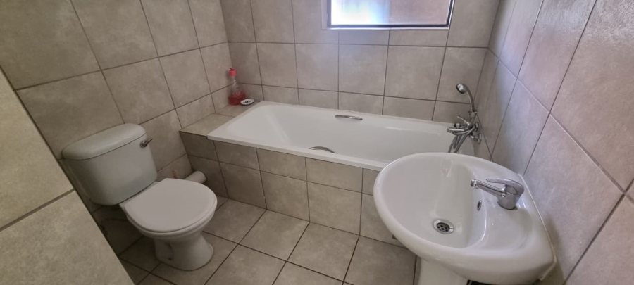 2 Bedroom Property for Sale in Crystal Park Gauteng