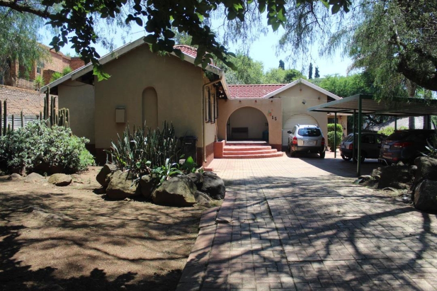 5 Bedroom Property for Sale in Mimosa Park Gauteng