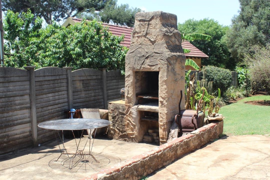 5 Bedroom Property for Sale in Mimosa Park Gauteng