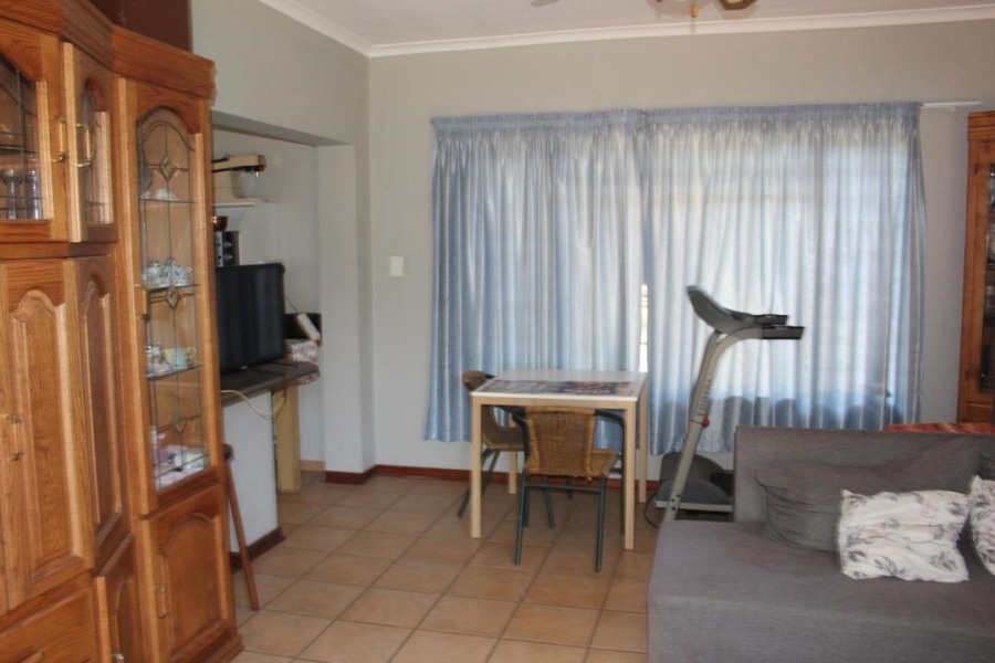 5 Bedroom Property for Sale in Mimosa Park Gauteng