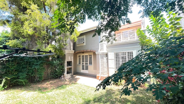 2 Bedroom Property for Sale in Brummeria Gauteng