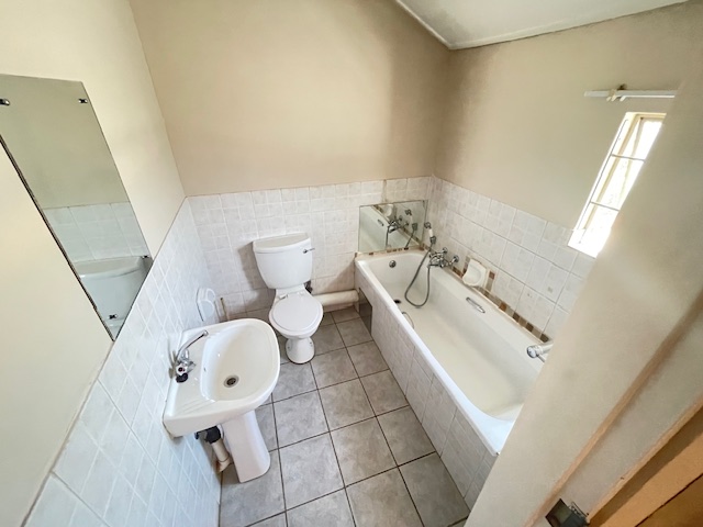 2 Bedroom Property for Sale in Brummeria Gauteng