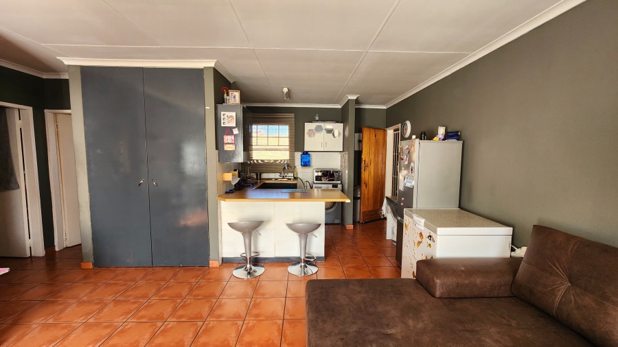 2 Bedroom Property for Sale in Die Hoewes Gauteng