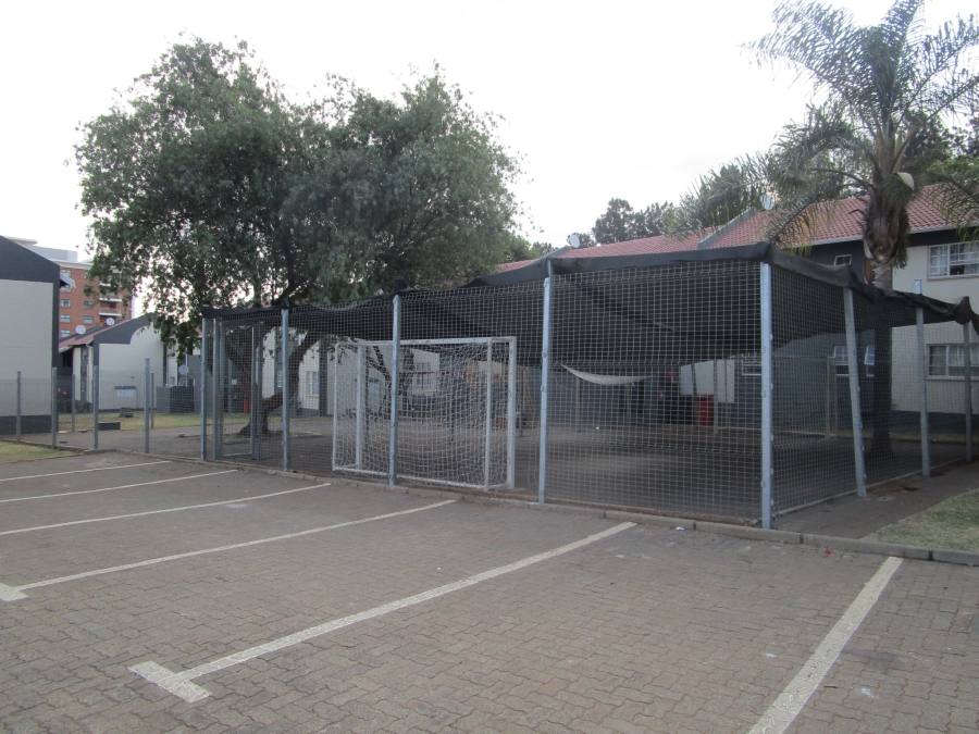 2 Bedroom Property for Sale in Die Hoewes Gauteng