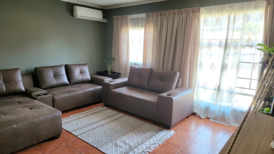 2 Bedroom Property for Sale in Die Hoewes Gauteng