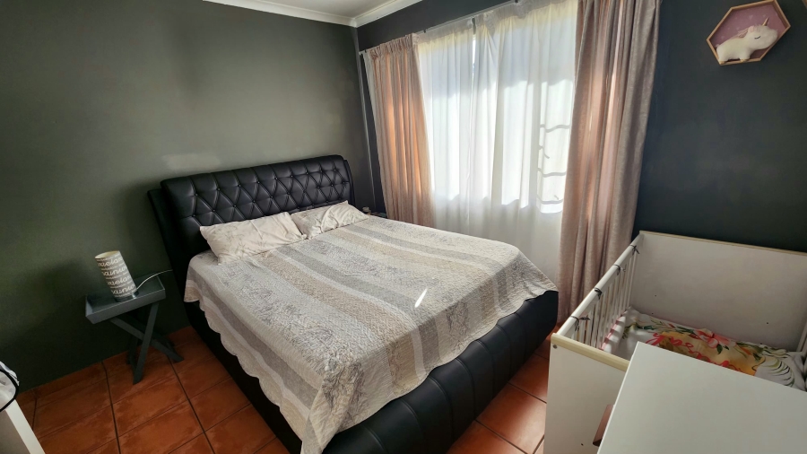 2 Bedroom Property for Sale in Die Hoewes Gauteng