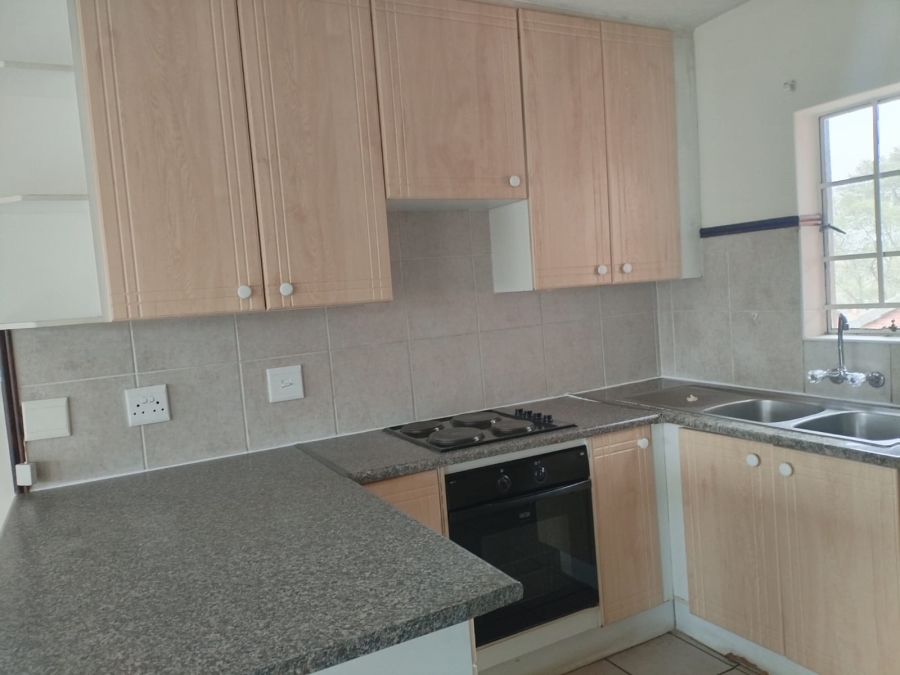 To Let 2 Bedroom Property for Rent in Eco Park Gauteng