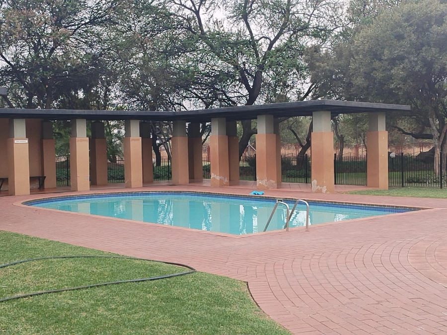 To Let 2 Bedroom Property for Rent in Eco Park Gauteng