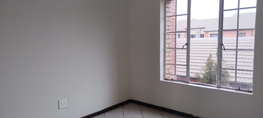 To Let 2 Bedroom Property for Rent in Eco Park Gauteng