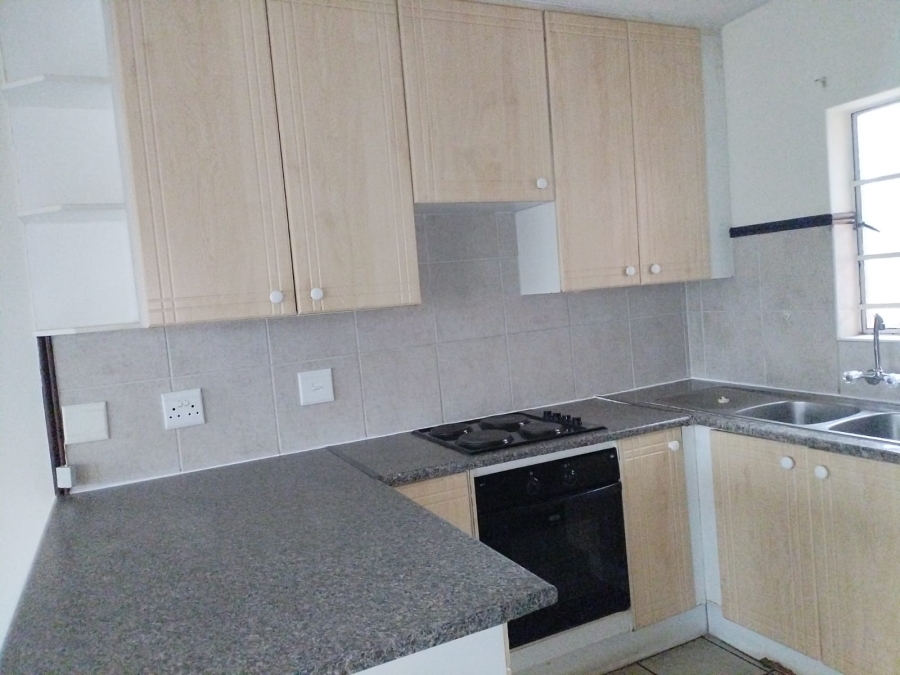 To Let 2 Bedroom Property for Rent in Eco Park Gauteng