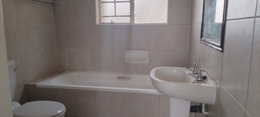 To Let 2 Bedroom Property for Rent in Eco Park Gauteng