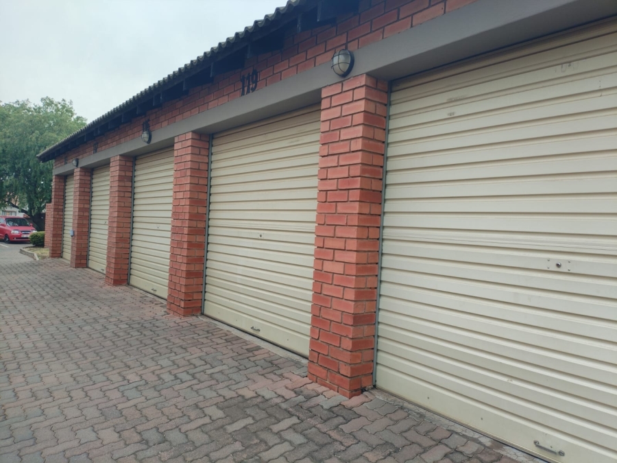 To Let 2 Bedroom Property for Rent in Eco Park Gauteng