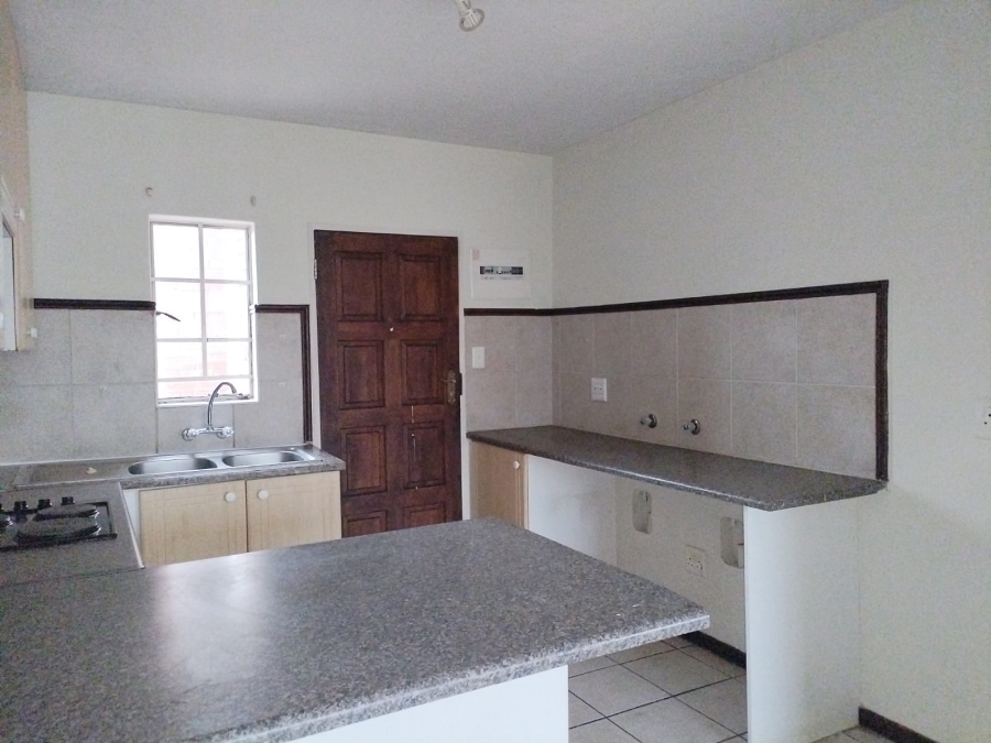 To Let 2 Bedroom Property for Rent in Eco Park Gauteng