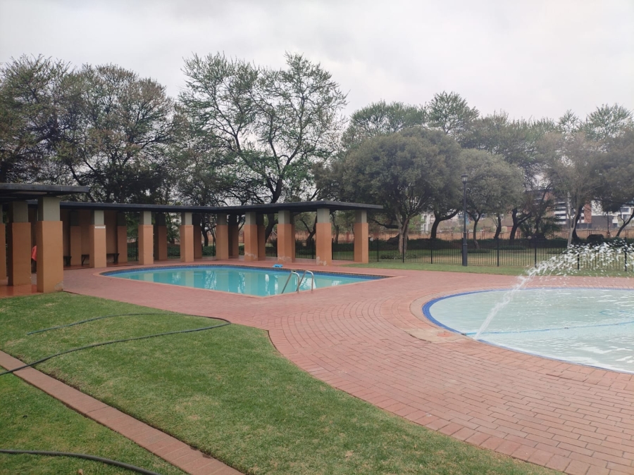 To Let 2 Bedroom Property for Rent in Eco Park Gauteng