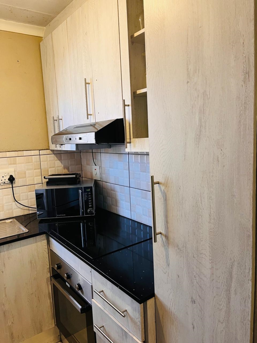 2 Bedroom Property for Sale in Fleurhof Gauteng