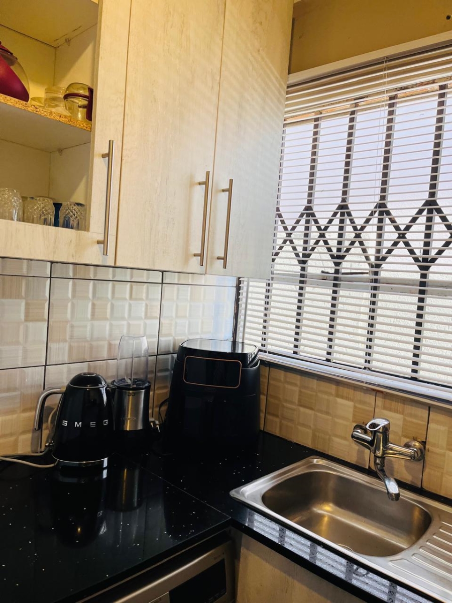 2 Bedroom Property for Sale in Fleurhof Gauteng