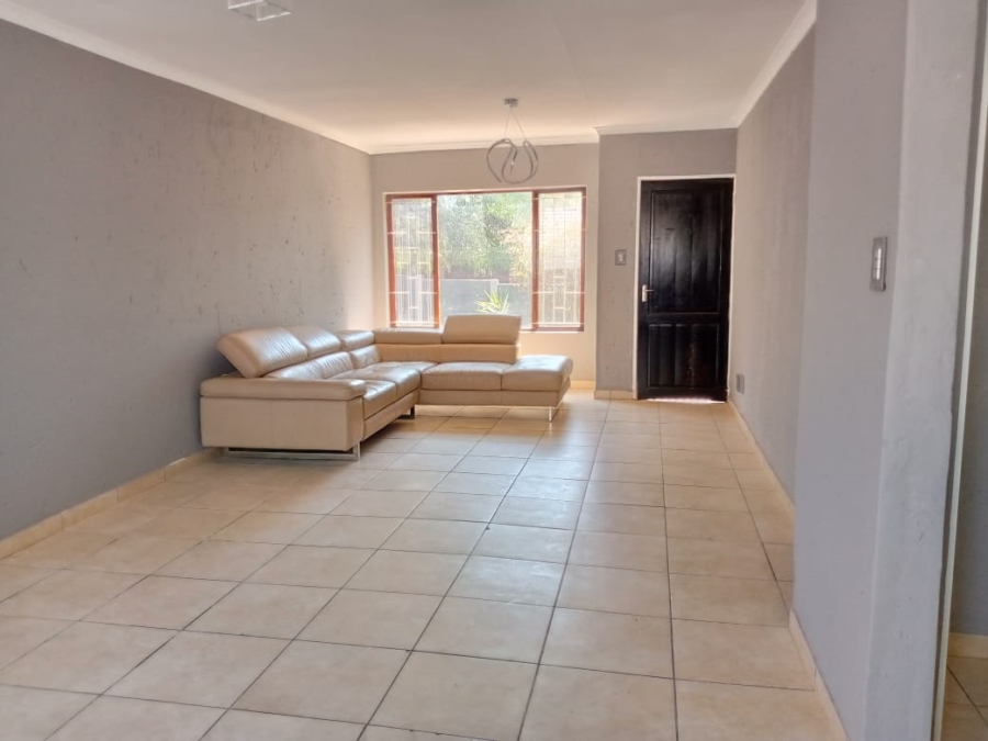 2 Bedroom Property for Sale in Radiokop Gauteng