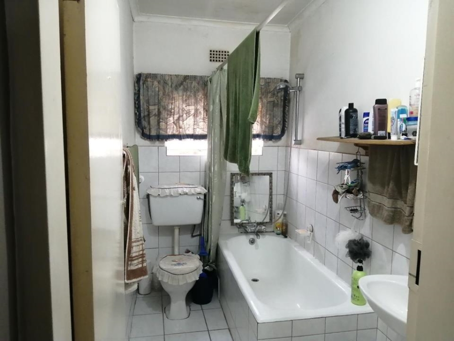 2 Bedroom Property for Sale in New Redruth Gauteng