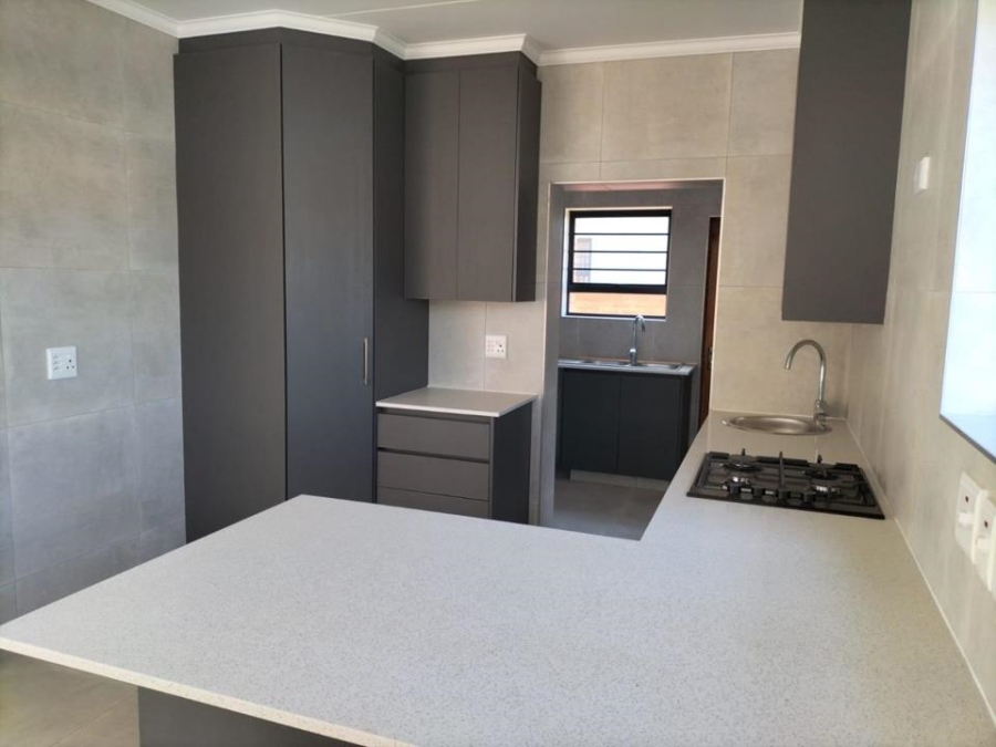 5 Bedroom Property for Sale in Pomona Gauteng