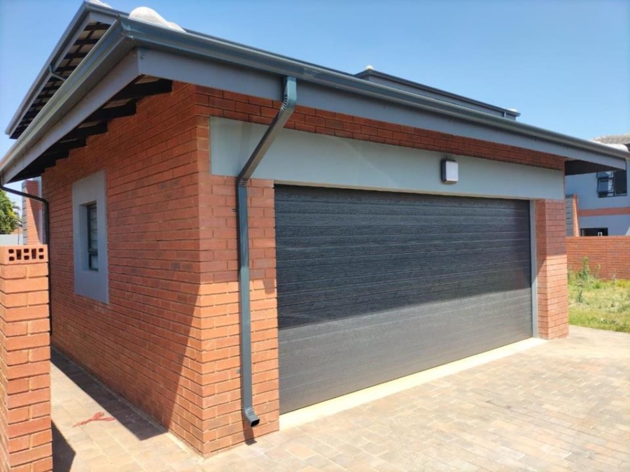 5 Bedroom Property for Sale in Pomona Gauteng