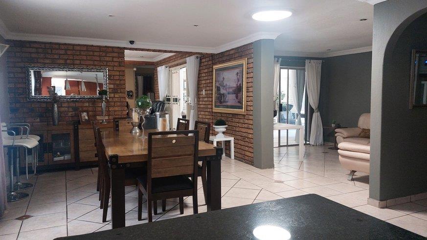 4 Bedroom Property for Sale in Beyerspark Gauteng