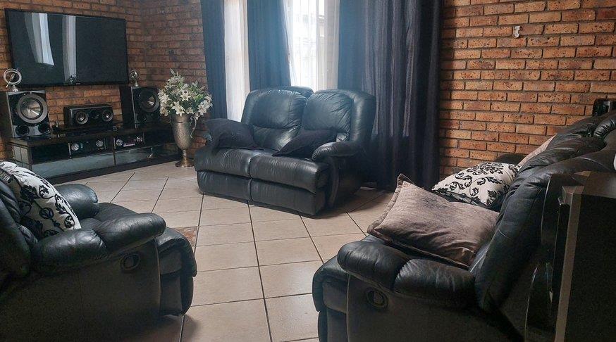 4 Bedroom Property for Sale in Beyerspark Gauteng