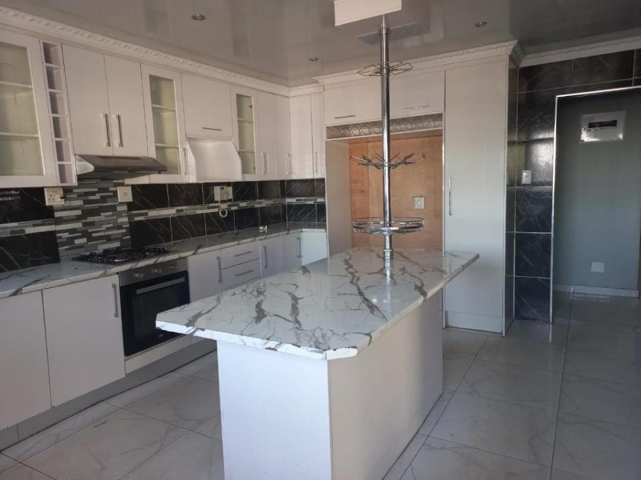 To Let 4 Bedroom Property for Rent in Elsburg Gauteng