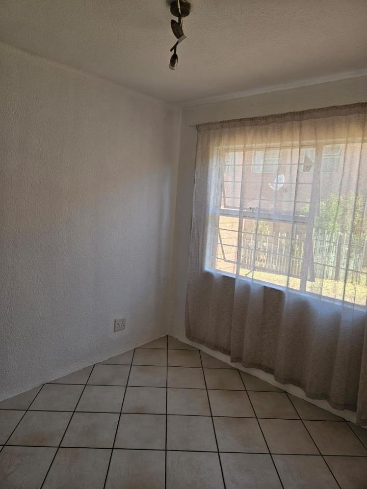 To Let 4 Bedroom Property for Rent in Elsburg Gauteng