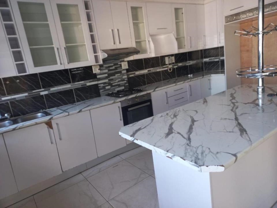 To Let 4 Bedroom Property for Rent in Elsburg Gauteng