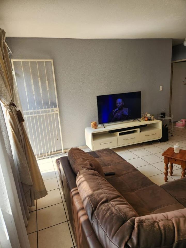 To Let 2 Bedroom Property for Rent in Castleview Gauteng