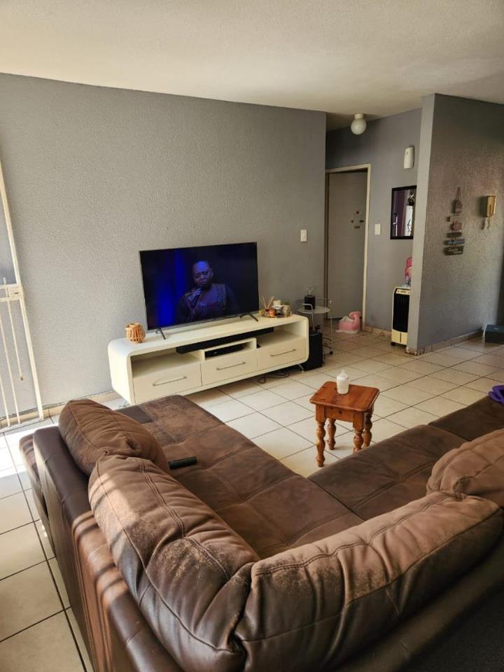 To Let 2 Bedroom Property for Rent in Castleview Gauteng