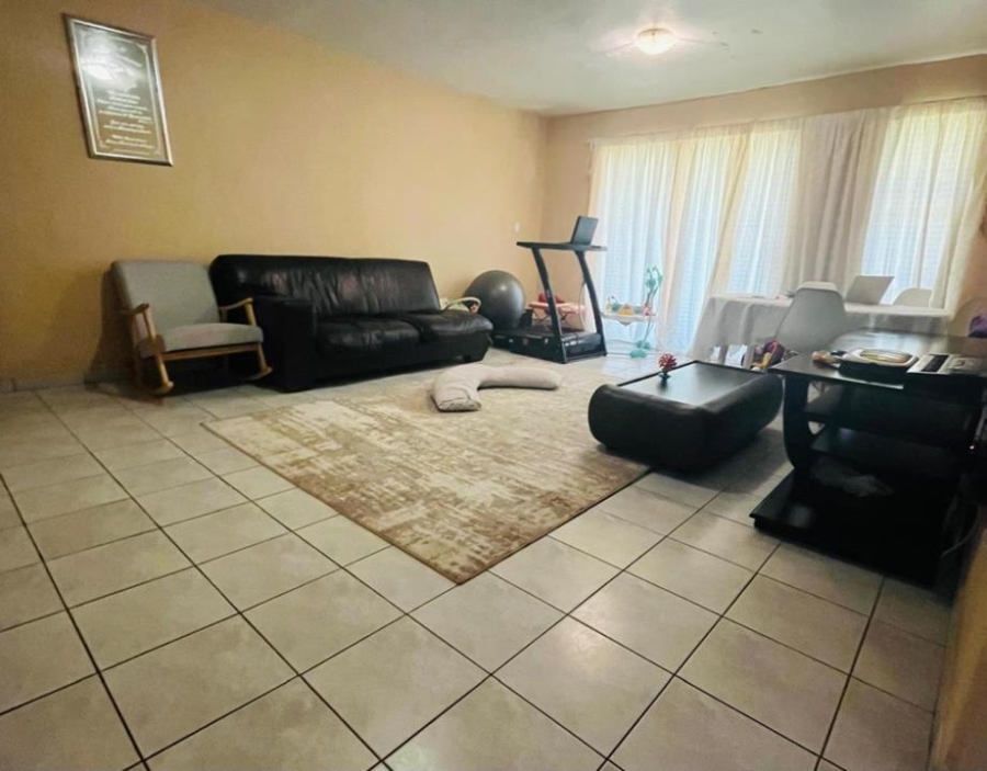 To Let 2 Bedroom Property for Rent in Castleview Gauteng