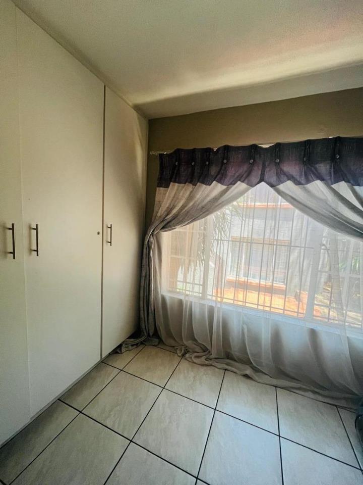 To Let 2 Bedroom Property for Rent in Castleview Gauteng