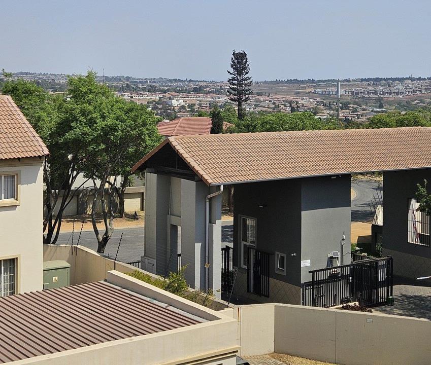 2 Bedroom Property for Sale in Country View Gauteng