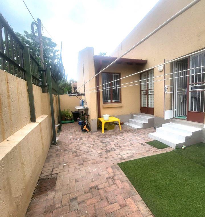 To Let 3 Bedroom Property for Rent in Cresta Gauteng