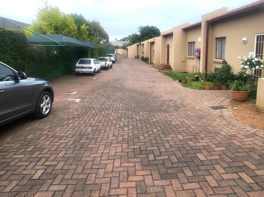 To Let 3 Bedroom Property for Rent in Cresta Gauteng